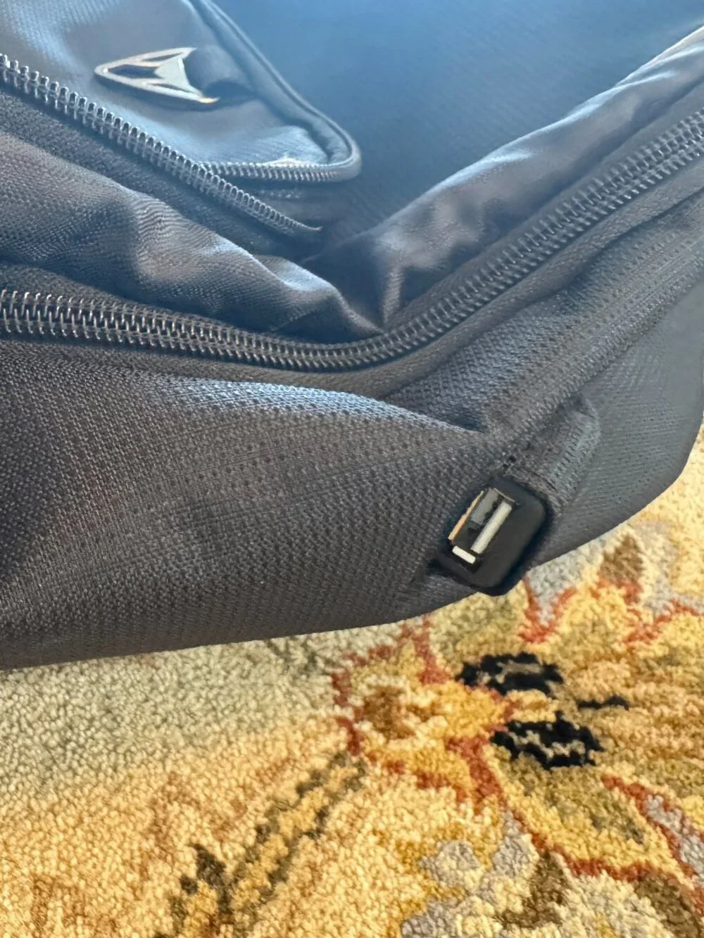 Samsung Backpack - Samsung Select Field Academy - USB Port